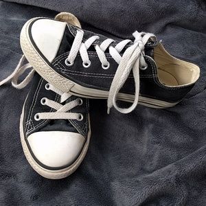 Black Converse!